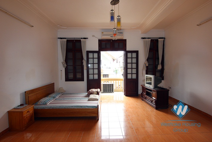 Lake view and Nice house  for rent in Tay Ho area